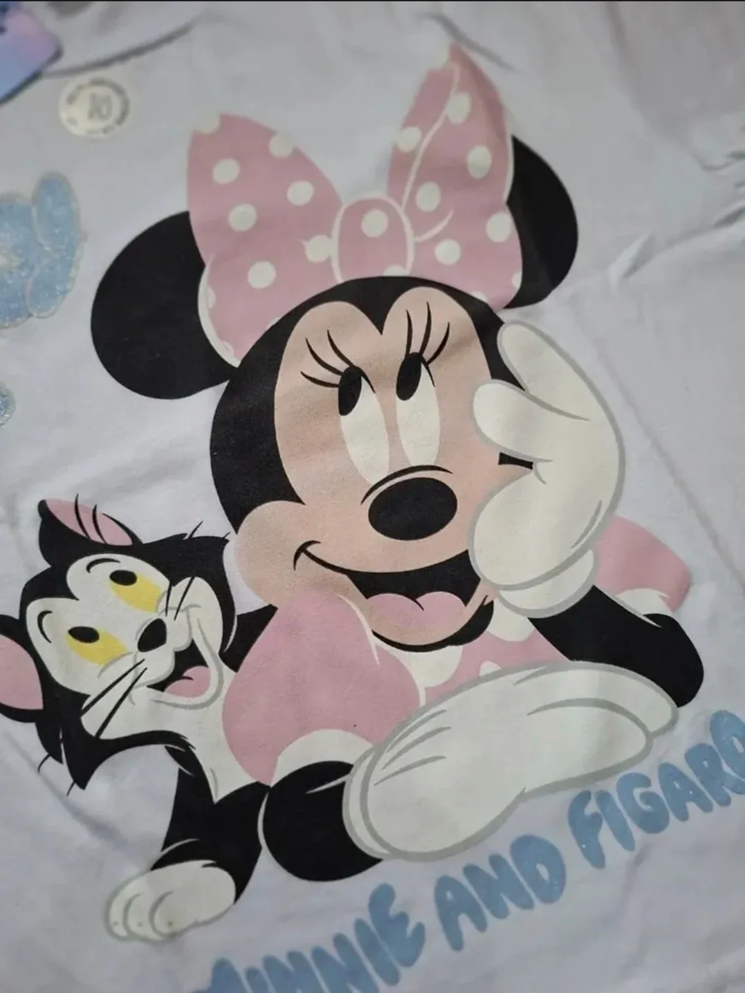 Remera de algodón Disney Minnie Gatito