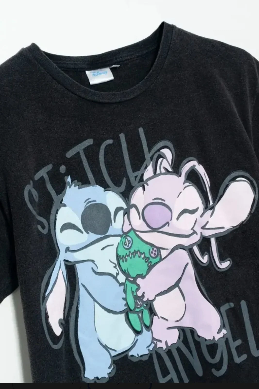 Remera Disney Stitch y Angel wash - Imagen 3