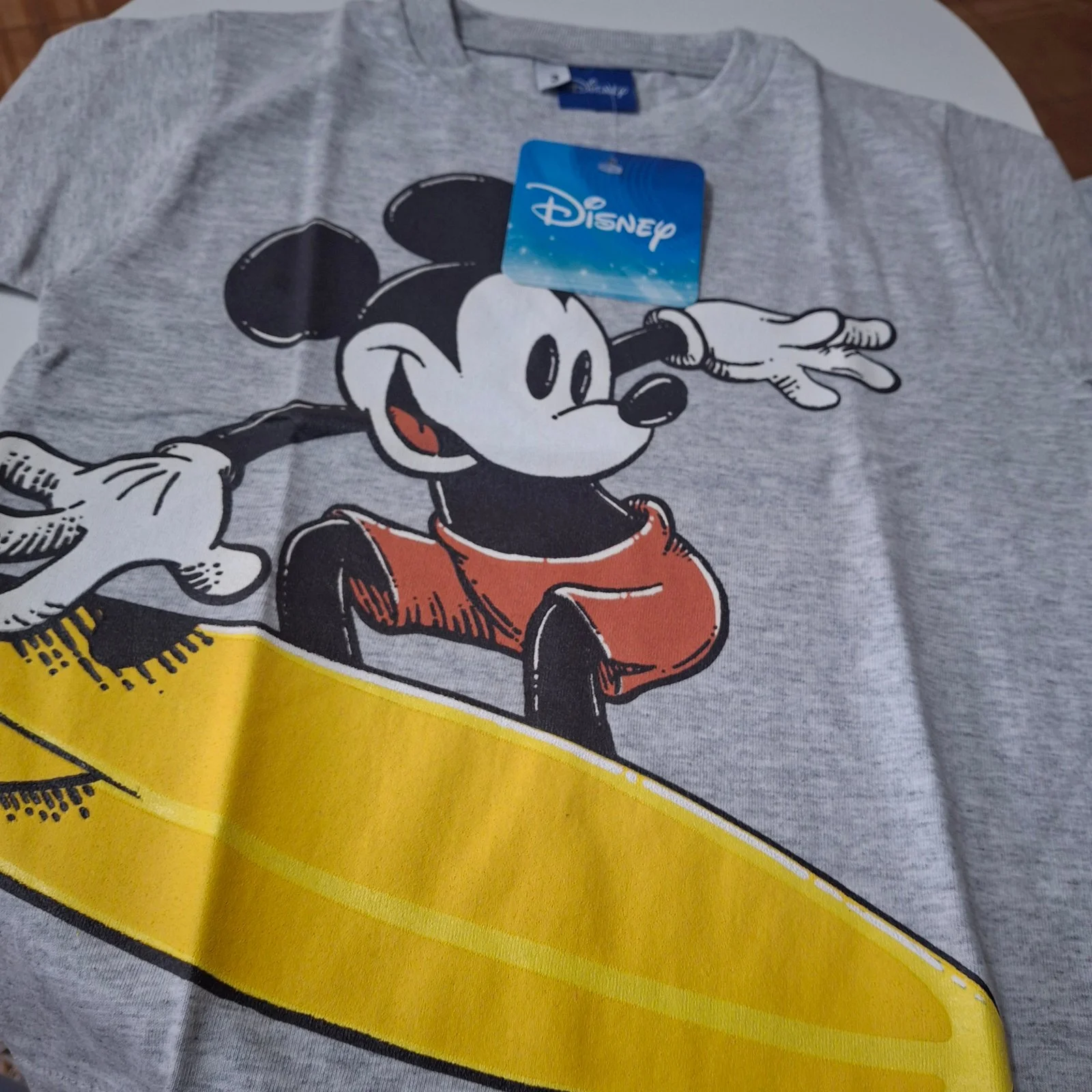 Remera bebé Disney Mickey surfer gris - Imagen 2