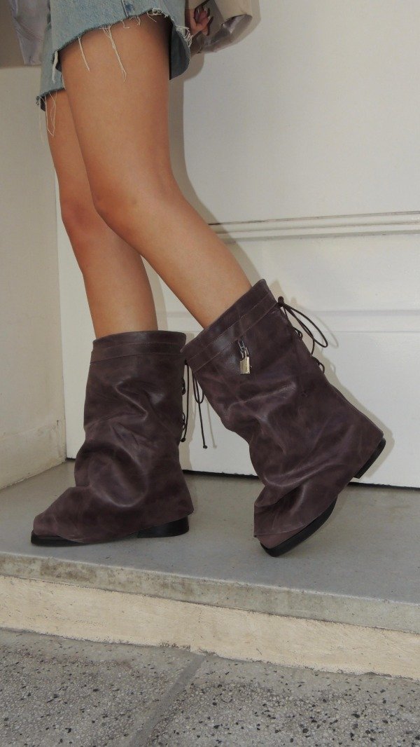 Bota Track